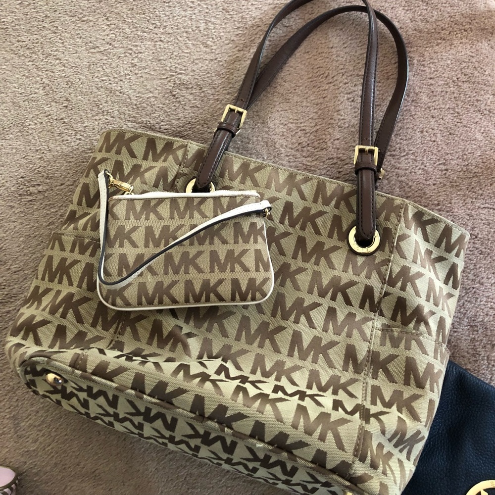 Michael Kors Set Set Monogram Tote - Lightly Used!